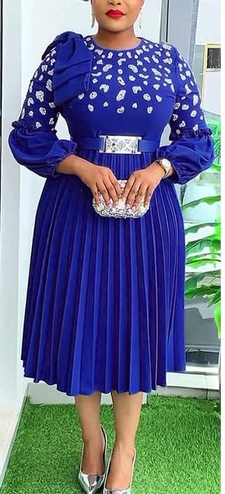 Round Neck Chiffon Pleated Gown