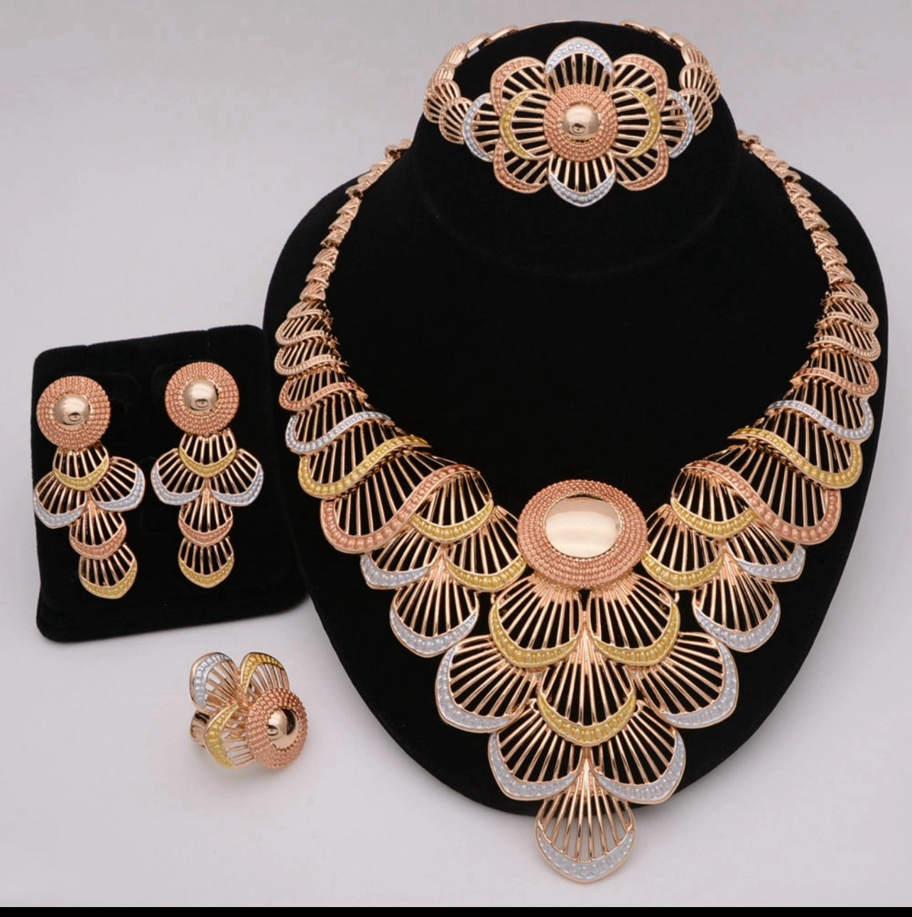 4 Piece Fashion Jewelry Set