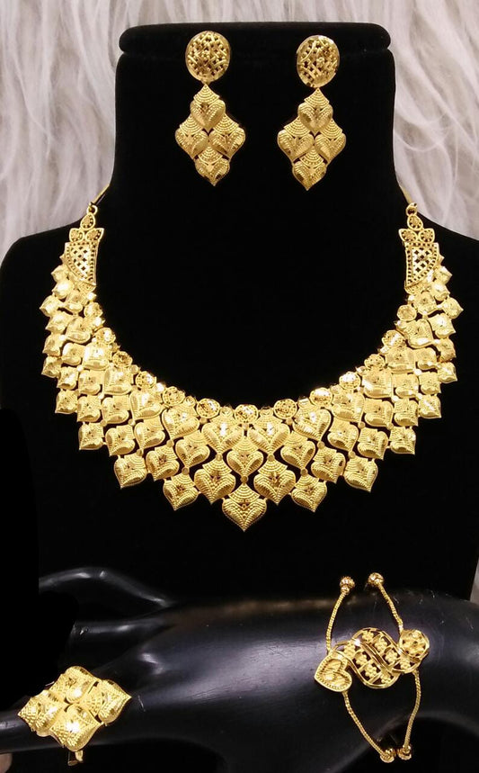 Indian 18 Karat Gold Polished Fashion Jewelry Set