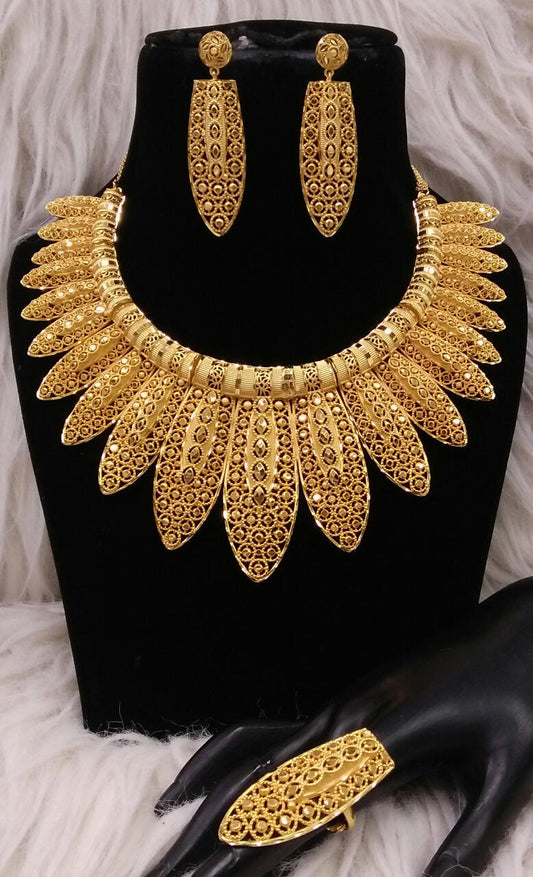 Indian 18 Karat Gold Polished Fashion Jewelry Set