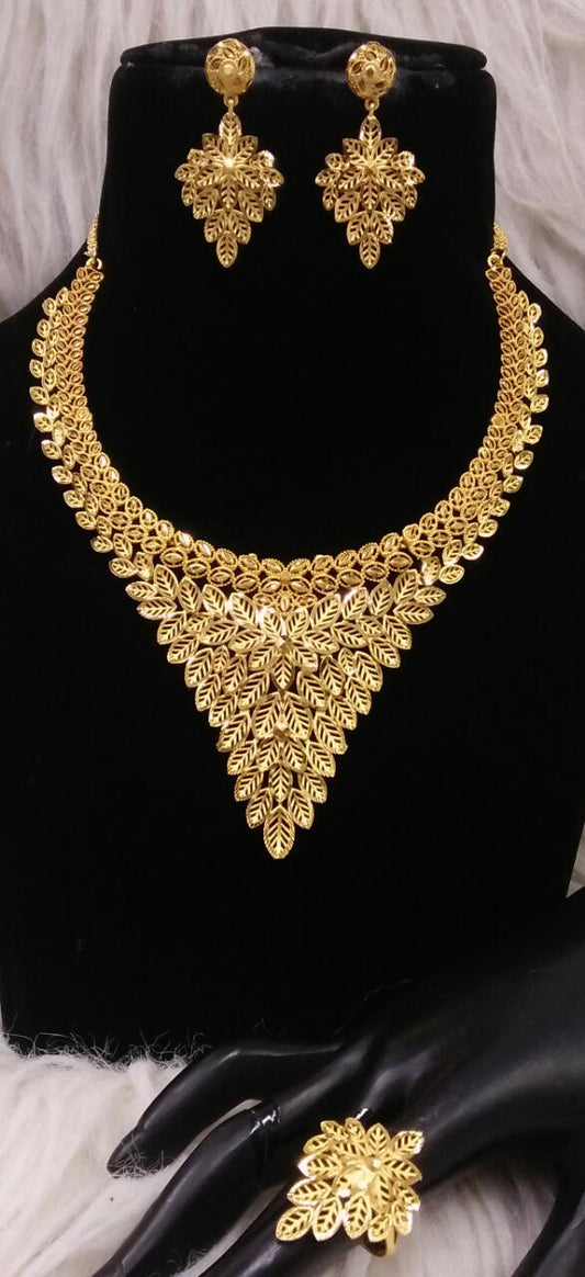 Indian 18 Karat Gold Polished Fashion Jewelry Set